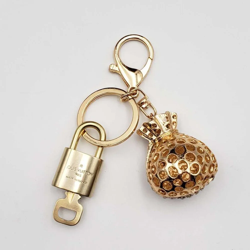 Authentic Louis Vuitton Gold Padlock & Key 🔒 LV Bag Charm w/ Unbranded Keychain - Picture 3 of 7